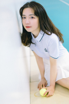 女性外阴侧长了个硬疙瘩